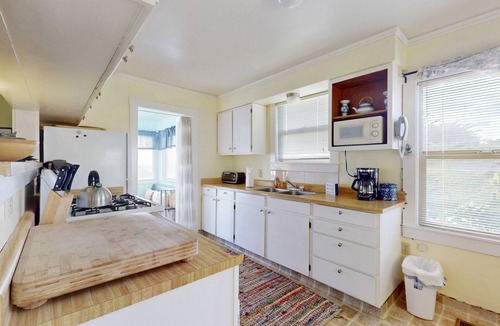 Elk House | Dog-friendly waterfront home with full kitchen & WiFi - near the beach