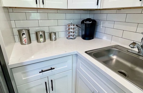 Walnut Creek Apartment | Dogs Stay Free Mid-Century Chic King Bed Walk Downtown Parking