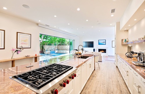La Jolla Shores House | Dolphin Sunset total Luxury in La Jolla Shores!
