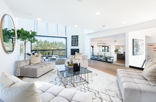 Hollywood Hills House | Dona Teresa Charm