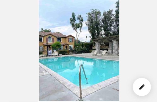 Ontario House | Double beds with private entrance garage parking