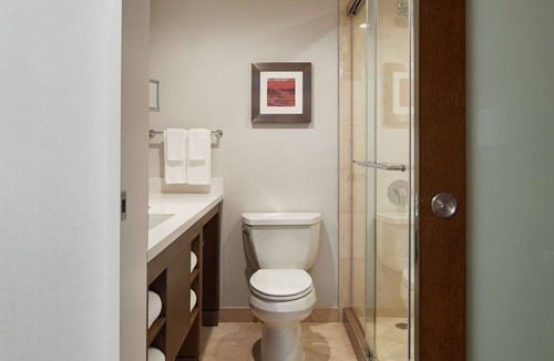 Southwood Hotel | DoubleTree by Hilton Torrance - South Bay