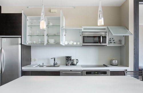 City West Apartment | Downtown 2BR w/ Pool, Gym & W/D nr Convention Center, by Blueground