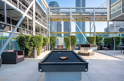 City West Apartment | Downtown 2BR w/Pool, Gym & W/D nr Convention Center, by Blueground