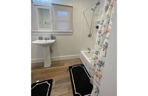 Anaheim Colony Historic District House | Downtown Disney | 3 Bedroom Family Home