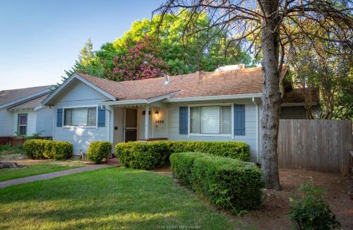 Chico House | Downtown Dream Casa Near Chico State, Private Yard