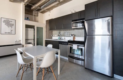 Historic Core Apartment | Downtown Los Angeles Studio Loft with Free Parking