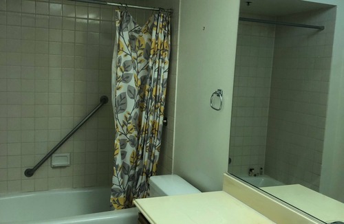 Little Tokyo Condo | Downtown Los Angeles Arts District with Free Parking