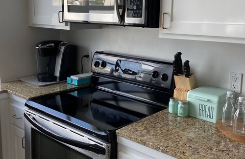 Downtown Apartment | Downtown Santa Monica Modern Loft!