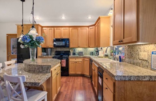 Cedar Glen Cabin | Dream Retreat｜SPA & VIEW ｜More in LakeArrowhead