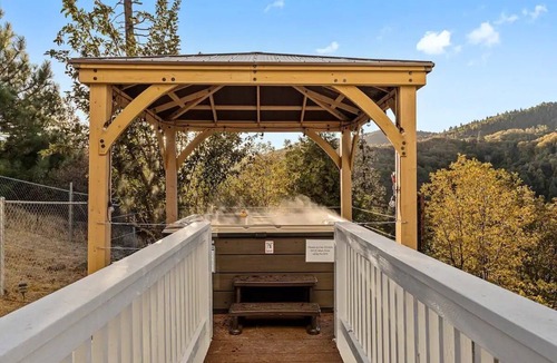 Cedar Glen Cabin | Dream Retreat｜SPA & VIEW ｜More in LakeArrowhead