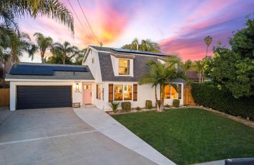 Fire Mountain Villa | Dream Stay! Pool, Hot Tub, PacMan,Foosball and More!