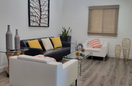Whittier House | Dreamly Art House in the meddle of Disney and universal Studios