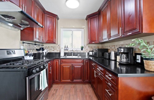 West Covina House | Dreamy Leisure Home BBQ Pet-friendly