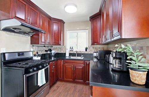 West Covina House | Dreamy Leisure Home BBQ Pet-friendly