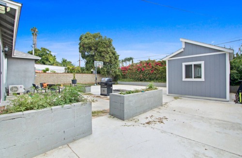 West Covina House | Dreamy Leisure Home BBQ Pet-friendly