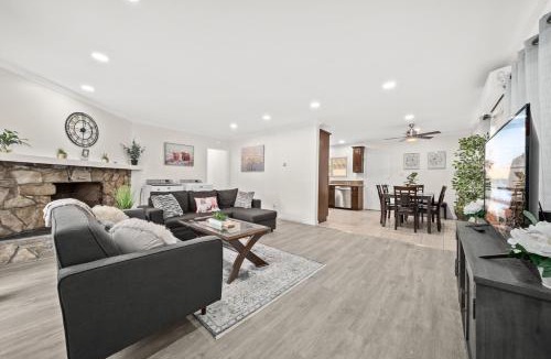 Alhambra Apartment | Dreamy & Relaxing Gem With Backyard - 12mins to DT LA