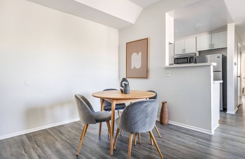 Hollywood Apartment | Dreamy West Hollywood 2BR, close to bars, restaurants, TJ, by Blueground