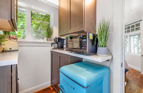 Santa Barbara Apartment | Driftwood Club - Gillian`s Room (dog friendly)