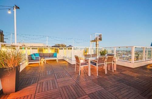 Historic Core Apartment | DTLA 2BR Rooftop Jacuzzi & Sunset Views