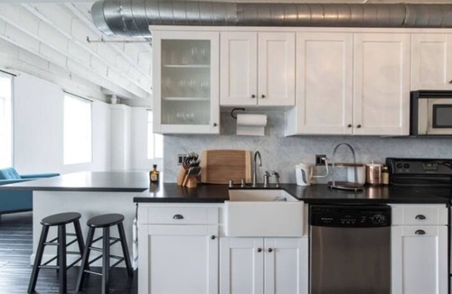 Historic Core Apartment | DTLA modern loft, quiet, Pool - parking 12 pn