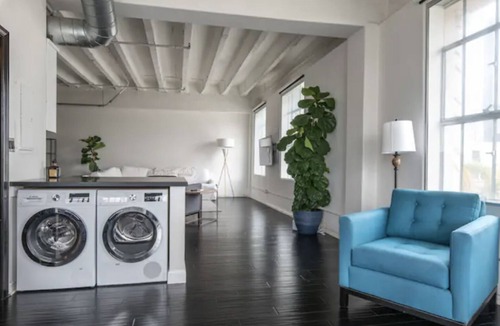 Historic Core Apartment | DTLA modern loft, quiet, Pool - parking 12 pn
