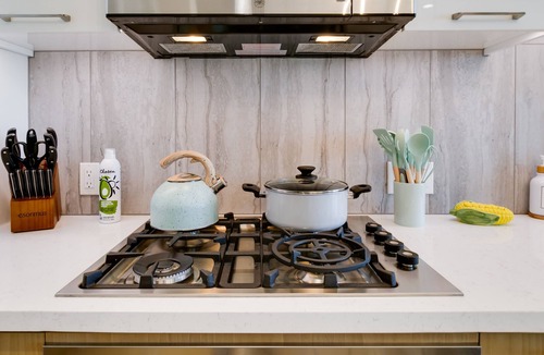 Historic Core Condo | DTLA Skyline View & Luxe 1Bd w/Private Balcony 🌟Stunning Brand New Condo🌟