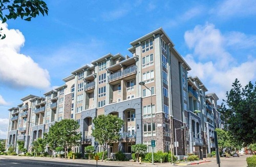 Dublin Condo | DUBLIN CONDO - LOTS OF NATURAL LIGHT, WALKING DISTANCE FROM BART, PET FRIENDLY