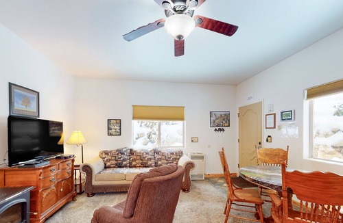 Yosemite West Apartment | Duplex apartment in prime location with Yosemite National Park