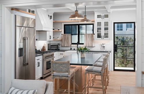 Cardiff-by-the-Sea House | Duplex Ground Floor Unit | Hot Tub | Fire Pit | New Build | AC