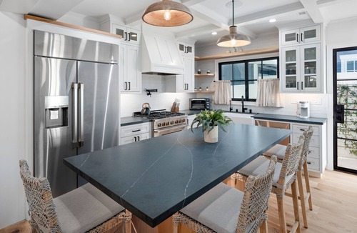 Cardiff-by-the-Sea House | Duplex Ground Floor Unit | Hot Tub | Fire Pit | New Build | AC