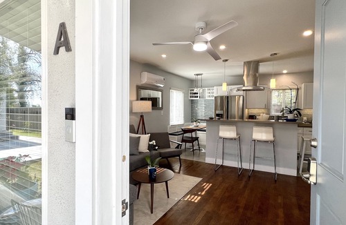 Sunset Park Cottage | Dwell Art Gallery Home ~ Cozy Cottage Santa Monica