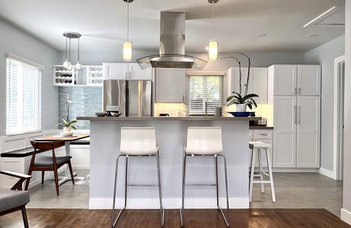 Sunset Park Cottage | Dwell Art Gallery Home ~ Cozy Cottage Santa Monica