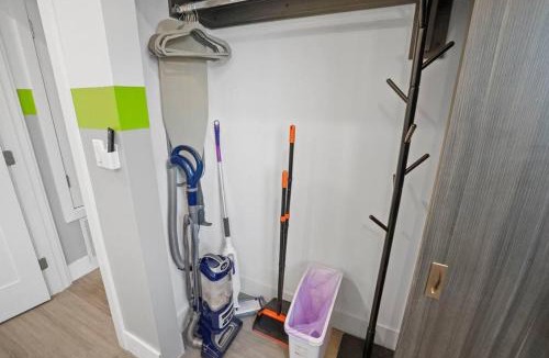 North Hollywood Apartment | E- Classy NoHo Oasis 2-Units, U-Studios 15m