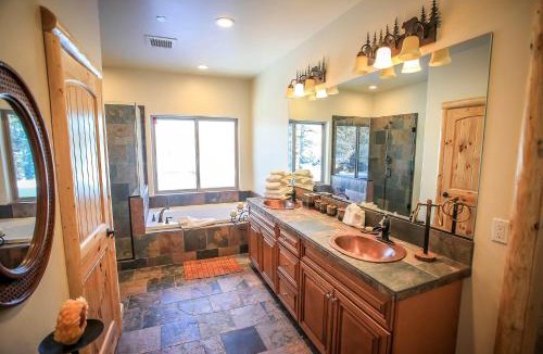 Castle Glen Estates House | Eagle Ridge Views-1648 by Big Bear Vacations