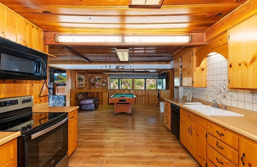 Fawnskin Cabin | Eagles Nest North by Destination Big Bear : Lake Views! Hot Tub! Internet! Cable TV! Historic Features! Huge Deck!