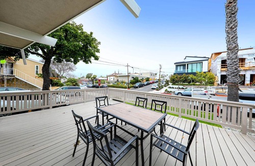 Corona del Mar House | Easily walkable to restaurants, bars, and shops!