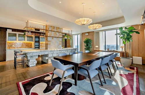 Bromley North Apartment | East London Skyline Retreat