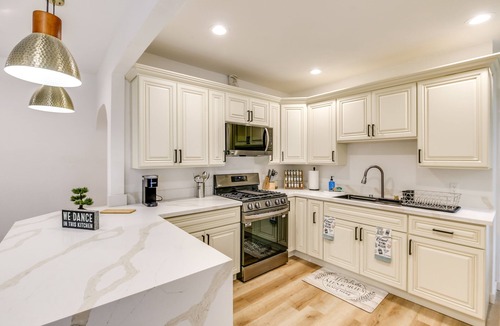 East Los Angeles Apartment | East Los Angeles Home - 7 Mi to Downtown!