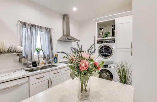 East Los Angeles Apartment | East Los Angeles Studio - Near Dodger Stadium!