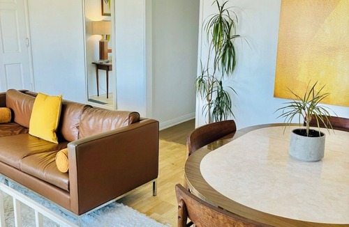 Silver Lake House | ECHO PARK 1920'S 3 BEDROOM HOUSE WITH VIEW