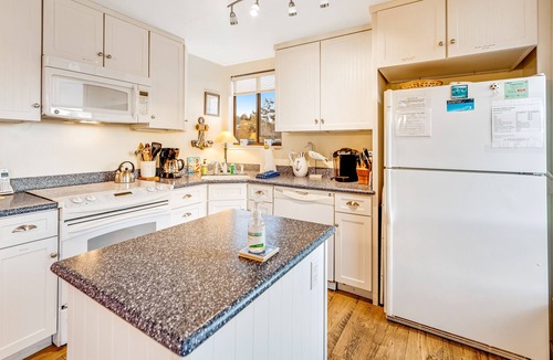 Sea Ranch House | Eclectic coastal retreat w/ ocean view, private hot tub & spacious lofted layout