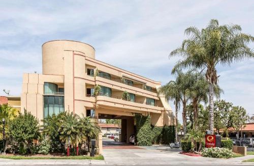 La Sierra Hotel | Econo Lodge Inn & Suites Riverside - Corona