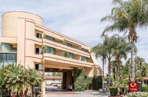 La Sierra Hotel | Econo Lodge Inn & Suites Riverside - Corona