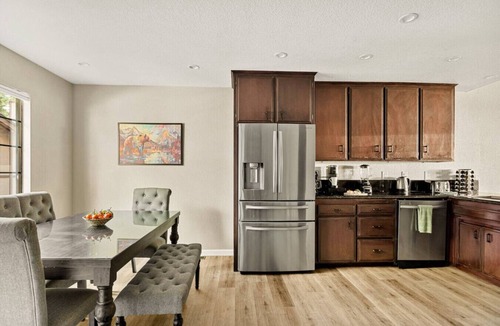 Summit Estates Apartment | Edge of the Run, Steps 2 Ski lift at Snow Summit!