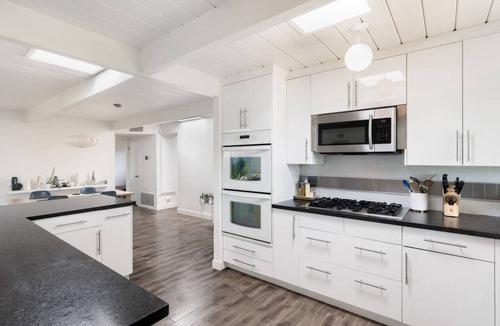 Orange House | Eichler Mid-Century Perfect WFH, Relax & Entertain