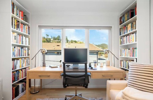 Los Feliz Condo | Elegant 2-bedroom Condo in wonderful Los Feliz with WiFi, Office Space and AC