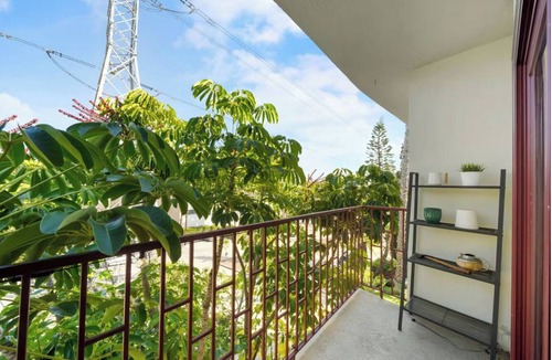 Los Feliz Condo | Elegant 2-bedroom Condo in wonderful Los Feliz with WiFi, Office Space and AC