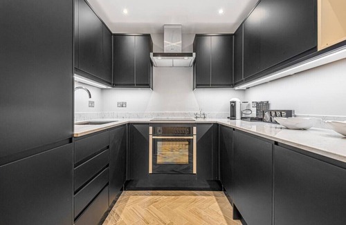 Knightsbridge Condo | Elegant 2BD Knightsbridge Retreat Steps from Harrods