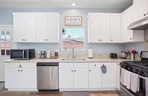 Westminster House | Elegant 3BR/2BA Remodeled Oasis Near Disneyland